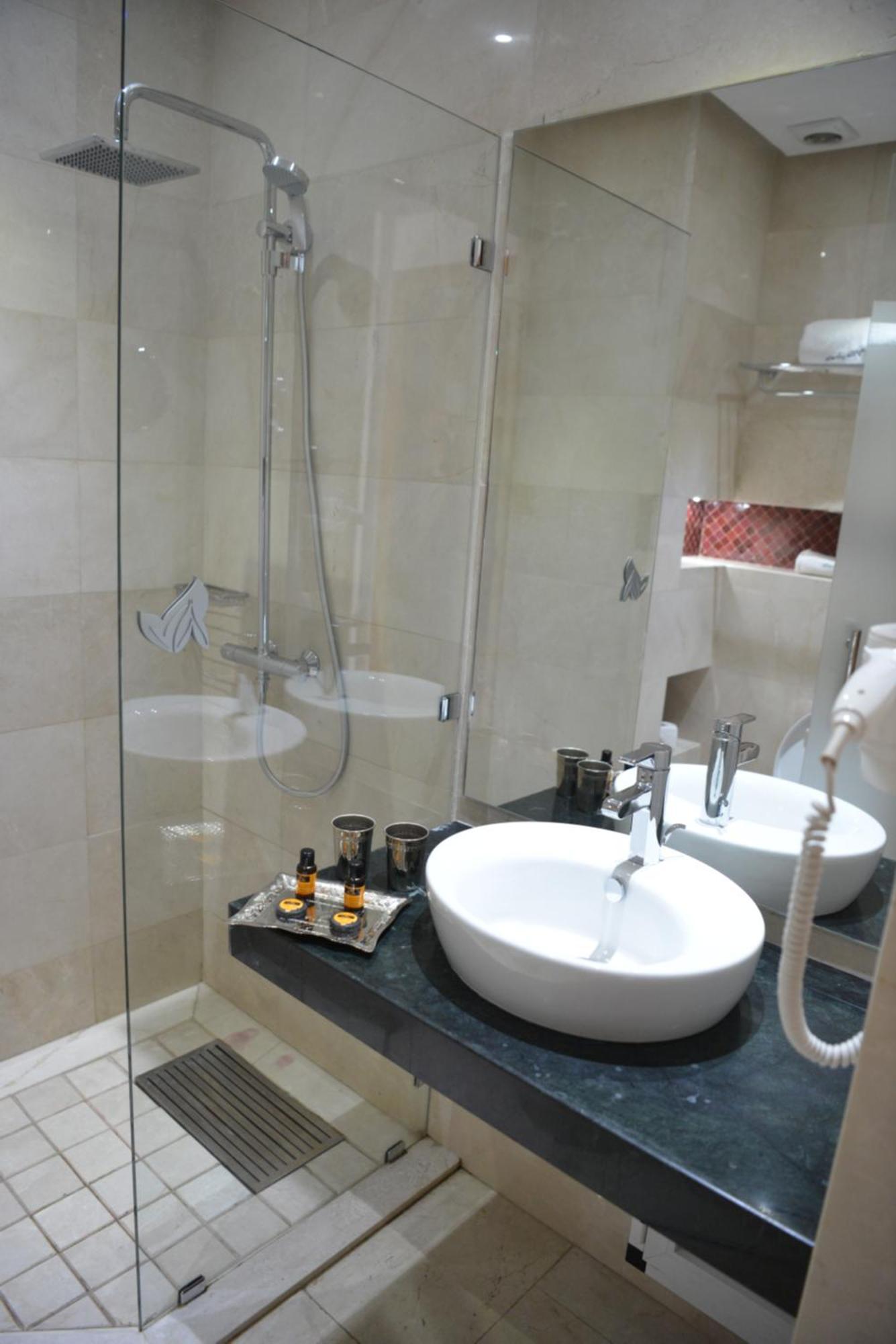 فندق Aralia Boutique 4*
