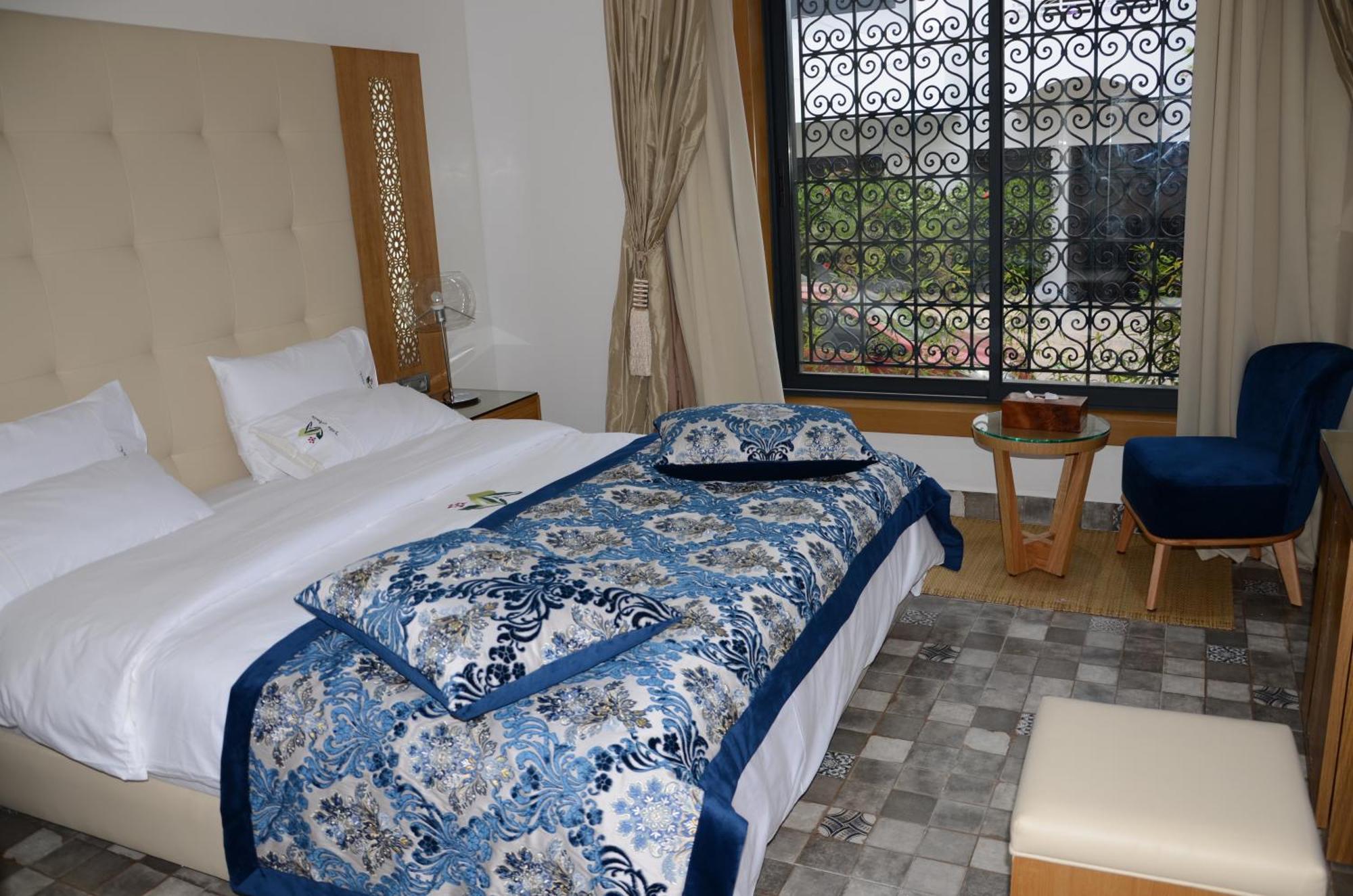 Aralia Boutique 4*